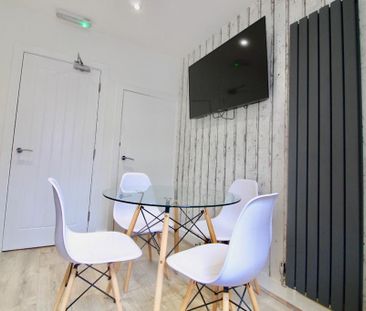 1 bedroom in a house share to rent - Photo 4