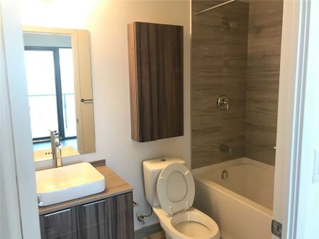 For Lease - 11 Wellesley Street Unit# 2302, Toronto, Ontario - Photo 3