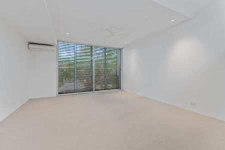 Oversized Semi Situated in a Prime Location! - Photo 2