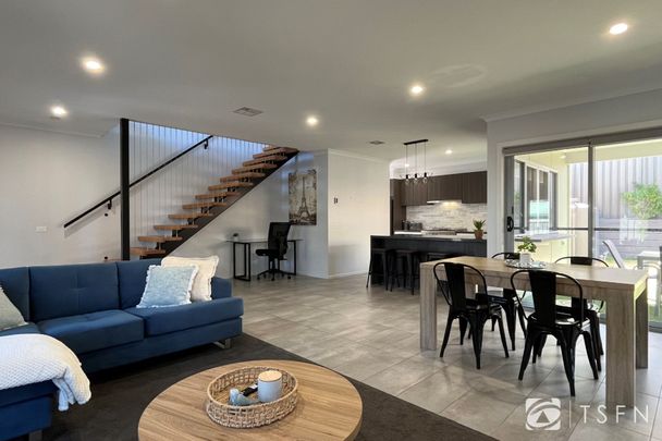 FULLY FURNISHED - AVAILABLE IN APRIL - Photo 1