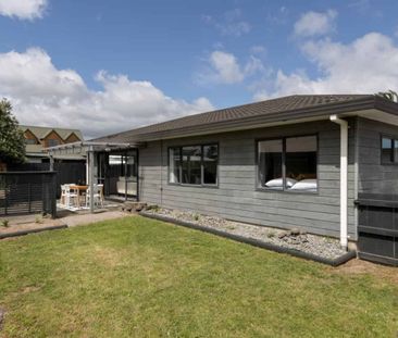 Move to Maunganui Road in time for Christmas - Photo 3