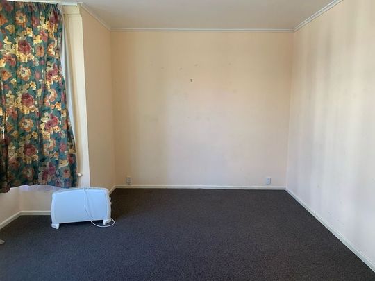 2 BEDROOMS 1 LOUNGE - Photo 1