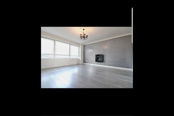 2 Bed Flat, Eastern Avenue, IG2 - Photo 1