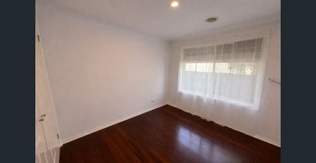 Spacious Unit with Undercover Pergola & Solar Panels - Save on Bills - Photo 4