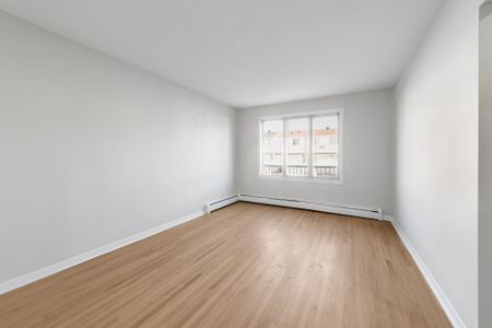 12310 Av. Ernest Robitaille, Montréal (Montréal-Nord), QC H1G - Photo 2