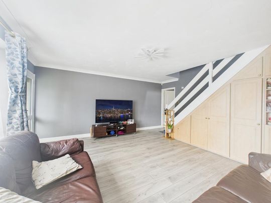 3 bedroom terraced house to rent - Photo 1