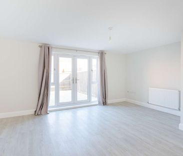 Mercer Gardens, Faringdon, Oxfordshire, SN7 - Photo 6