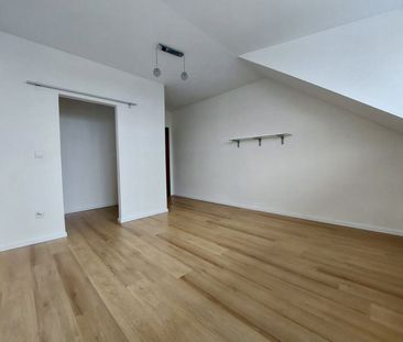 Modernisierte Dachgeschoß-Wohnung mit Küche in Knittelfeld - Photo 6