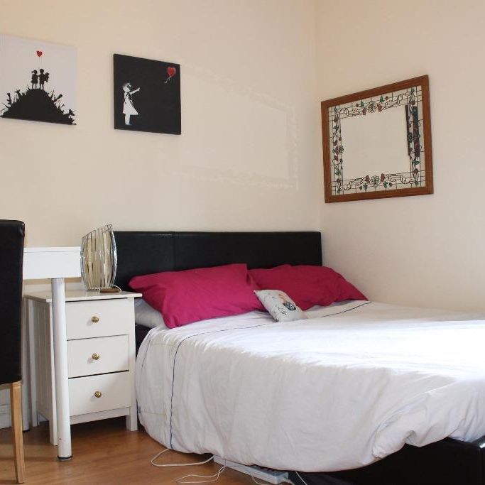 West End Road, High Wycombe - Photo 1