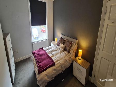 1 bedroom in a house share to rent - Photo 4