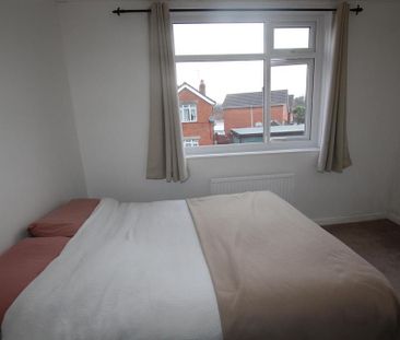 3 bedroom end of terrace house to rent - Photo 5