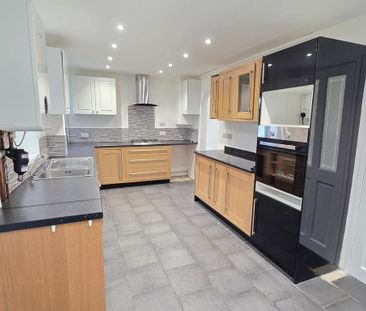 3 bedroom terraced house to rent - Photo 6