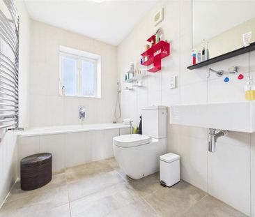 3 bedroom semi-detached house to rent - Photo 2