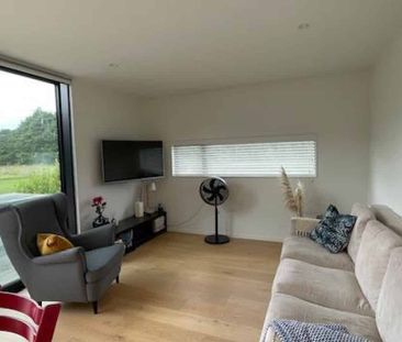 Charming country living with stunning views - Photo 1