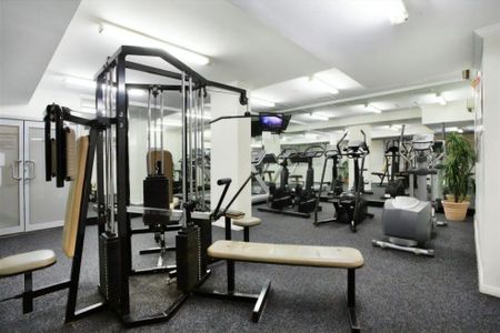 Convenient and Modern Urban Life - Photo 2