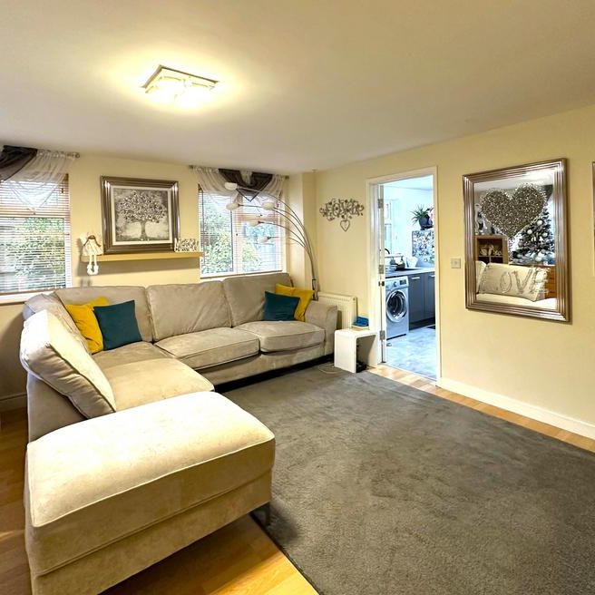 4 bedroom terraced house to rent - Photo 1