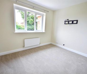 4 bedroom detached house to rent - Photo 3
