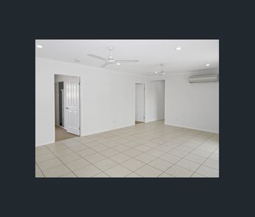 Bright & Spacious Living by the Beach - Photo 4