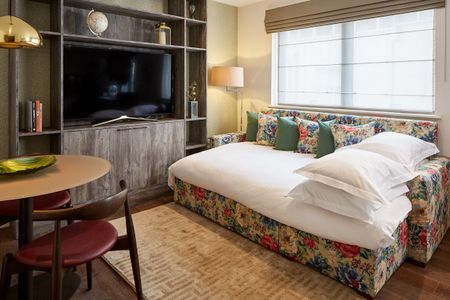 A luxury one-bedroom apartment on Brompton Road, Knightsbridge SW7 - Photo 3