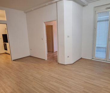 Gemütliche, schön renovierte 2 Zimmerwohnung - Photo 2