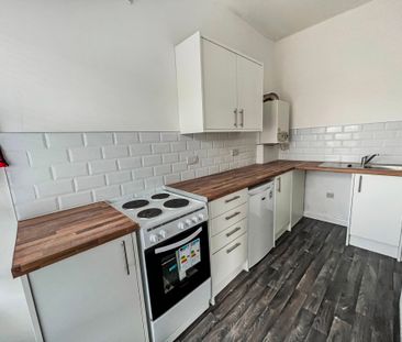 Flat 3, 38 Beauchamp Street, Cardiff CF11 6AW - Photo 2