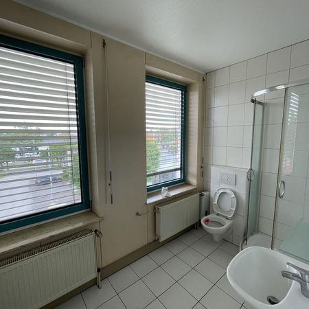 Großzügig geschnittene 1-Zimmer- Wohnung - direkt vom Eigentümer! [HMR-O57E07] - Foto 3