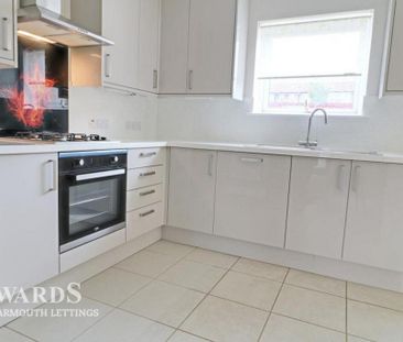 3 bedroom semi-detached house to rent - Photo 6