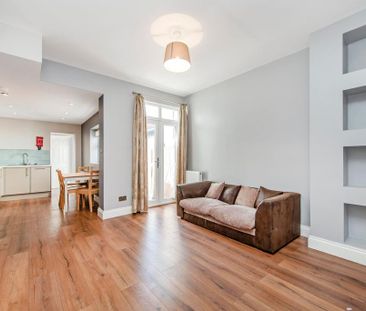 4 bedroom terraced house to rent - Photo 3