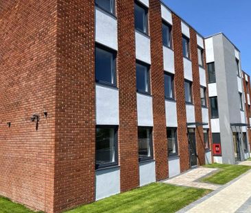 Fleet Road, Fleet, Hampshire, GU51 - Photo 6