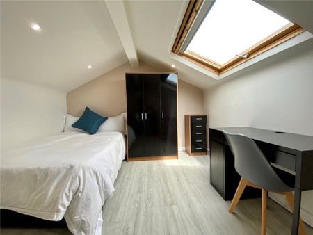 4 bedroom terraced house to rent - Photo 3