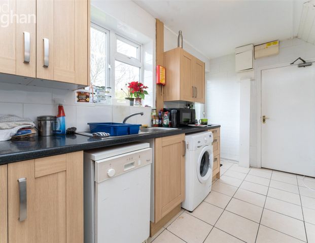 5 bedroom semi-detached house to rent - Photo 1
