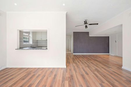 Solid 4-Bedroom Mount Gambier stone home. - Photo 3