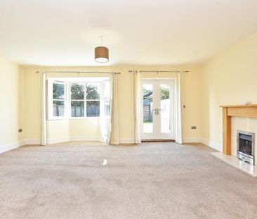 4 bedroom semi-detached house to rent - Photo 1