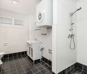 Convenient Locale - Minutes from Penrith Westfield & Nepean Hospital! - Photo 4