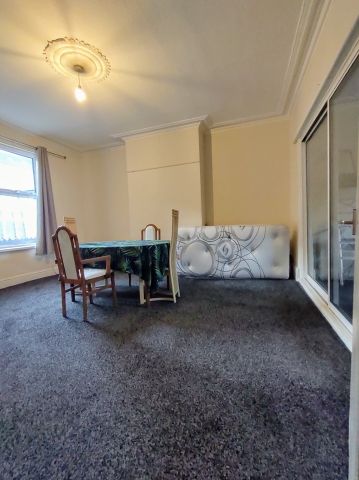 4 Bed Terraced House, Gathorne Terrace, LS8 - Photo 4