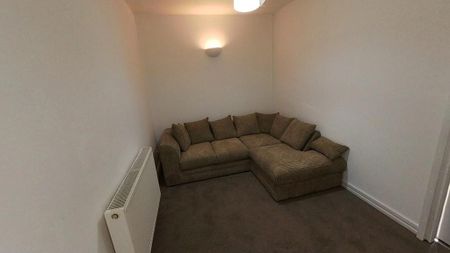 3 bedroom flat to rent - Photo 2