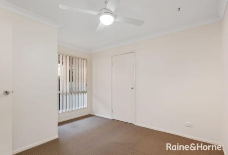 Family Home in a great location! - Photo 3