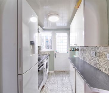 2 Bedroom - Photo 6