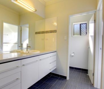 11 Kosciusko Way, Mount Louisa QLD 4814 - House For Rent | Domain - Photo 4