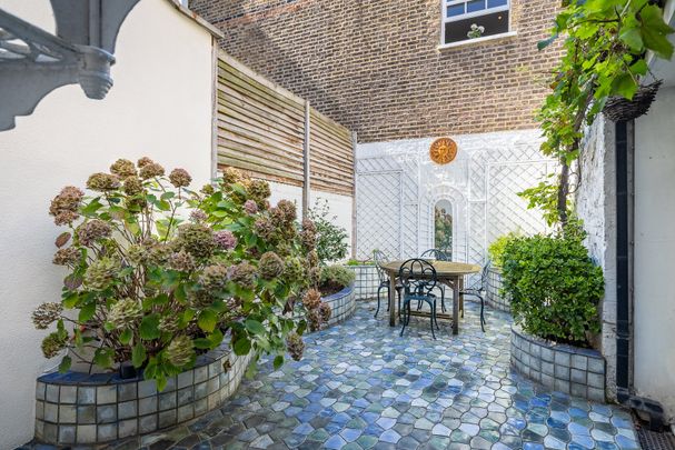 Montpelier Place, London, SW7 - Photo 1