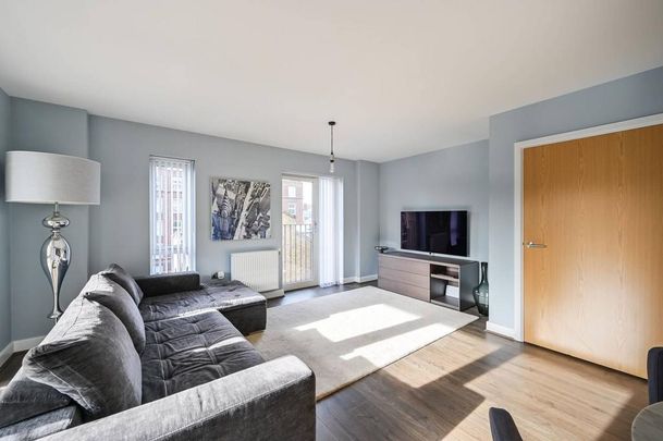 2 bedroom flat to rent - Photo 1