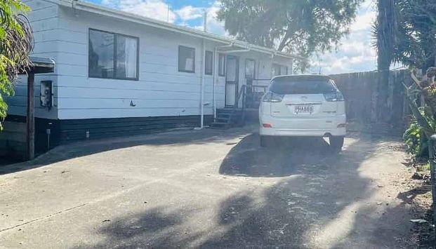 Spacious 2 Bedroom - Photo 1