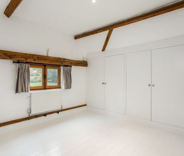 2 bedroom barn to rent - Photo 1