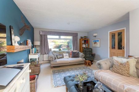 4 bedroom detached house to rent - Photo 3