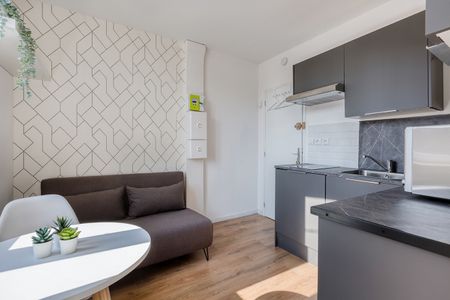 Magnifique Studio refait à neuf et meublé secteur LILLE FIVES - Photo 2