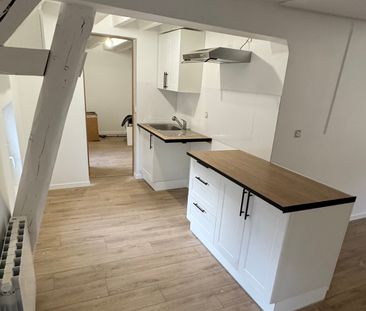 Appartement entièrement rénové au 2ème étage sans ascenseur, proche... - Photo 3