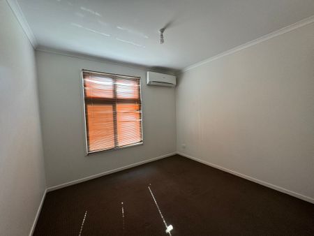 &ast;&ast;Spacious 7-Bedroom Fully Air-Conditioned Home in Moranbah&ast;&ast; - Photo 5