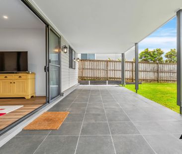 12 Anouska Street, Catherine Hill Bay NSW 2281 - House For Rent | D... - Photo 6