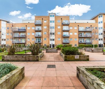 Stylish Two Bedroom Flat on Fifth Floor in Croydon - Photo 3