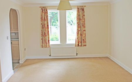 2 bedroom ground floor flat to rent - Photo 2